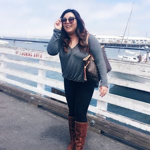 Meet your Posher, Elise